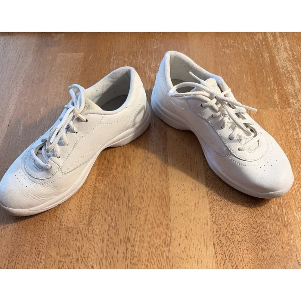 Easy Spirit Tennis Shoes, Women's Shoes Size 7, US 7, Plain White Shoes, Lace Up